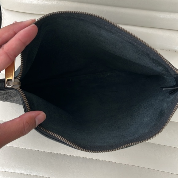 Gucci Printed Leather Zipper Bag - Picture 3 of 4